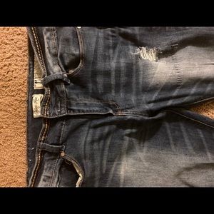 Ladies super cute jeans.